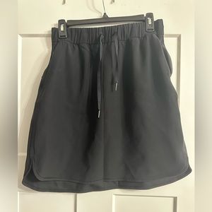 Lululemon size 8 black athletic skirt